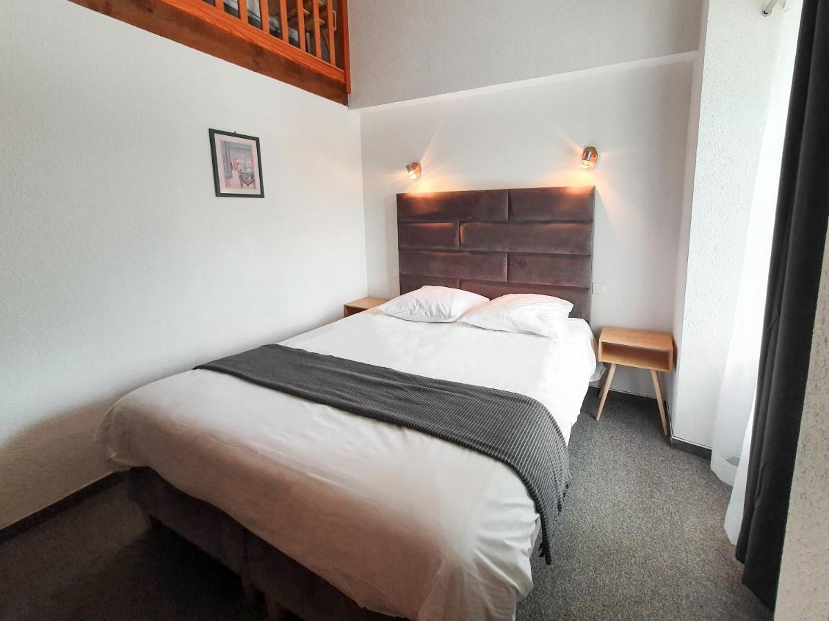 Hotel Les Tilleuls De Pareloup A Salles-Curan ภายนอก รูปภาพ