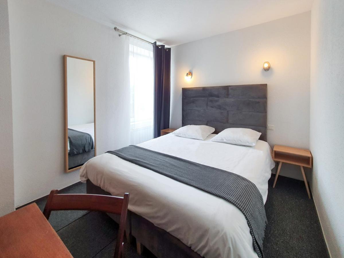 Hotel Les Tilleuls De Pareloup A Salles-Curan ภายนอก รูปภาพ