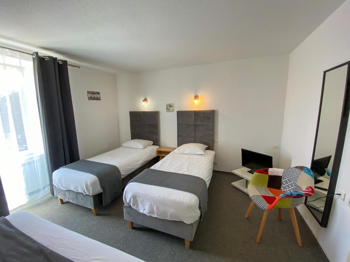 Hotel Les Tilleuls De Pareloup A Salles-Curan ภายนอก รูปภาพ