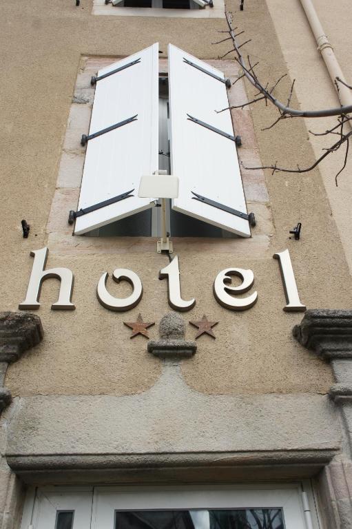 Hotel Les Tilleuls De Pareloup A Salles-Curan ภายนอก รูปภาพ